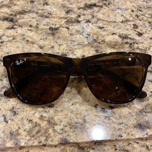 EUC ray-ban polarized wayfarer sunglasses.